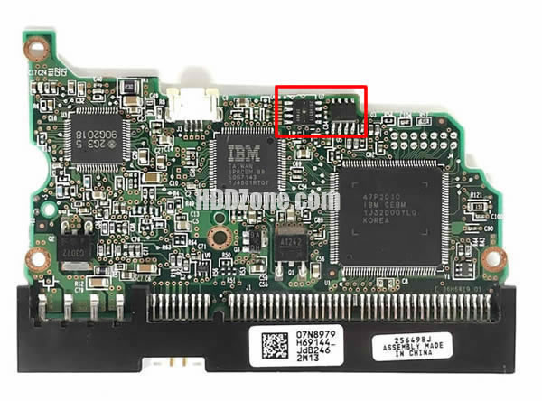 07N8979 日立(HITACHI)のHDD基板